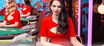 Bàn Live Casino tại xosome với dealer chuyên nghiệp phát bài trực tiếp